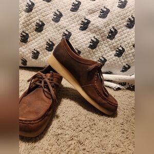 Ladies size 11 Clarks wallabee nice condition